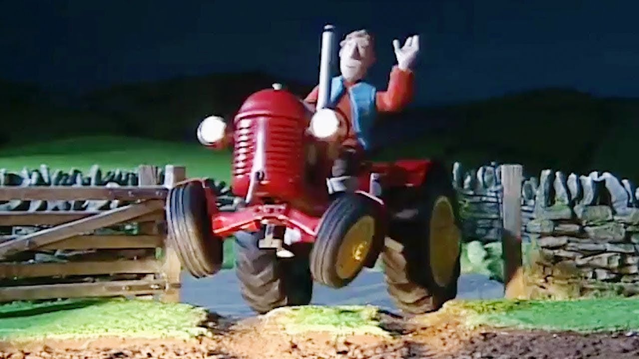 Little Red Tractor | Circles In The Corn | Full Episode