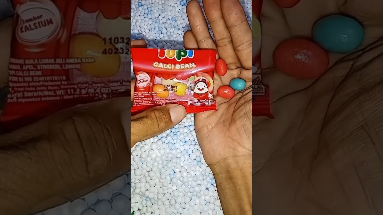 Jajanan permen Yupi Calci Bean,mantap guys 