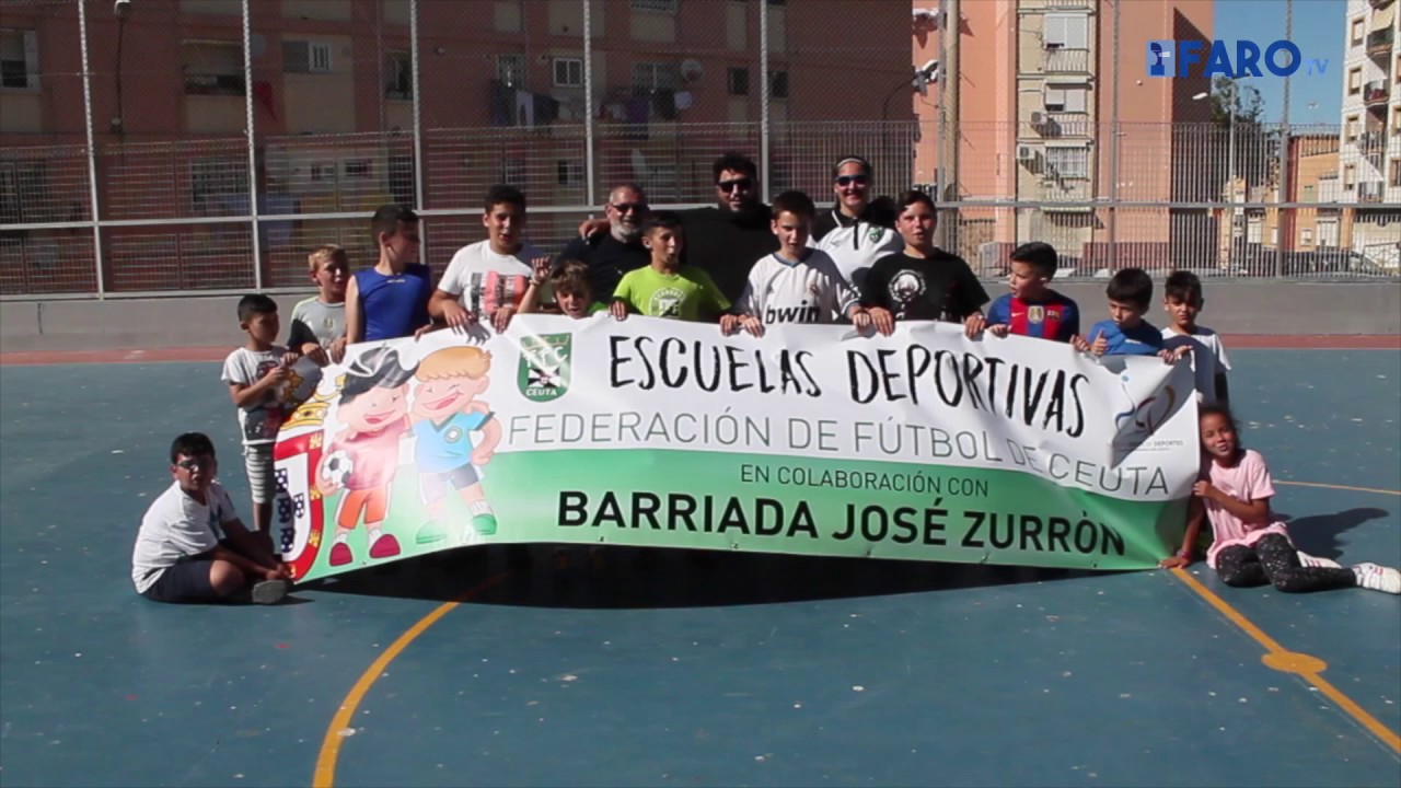La FFCE sigue fomentando el deporte en las pistas de las barriadas de la ciudad