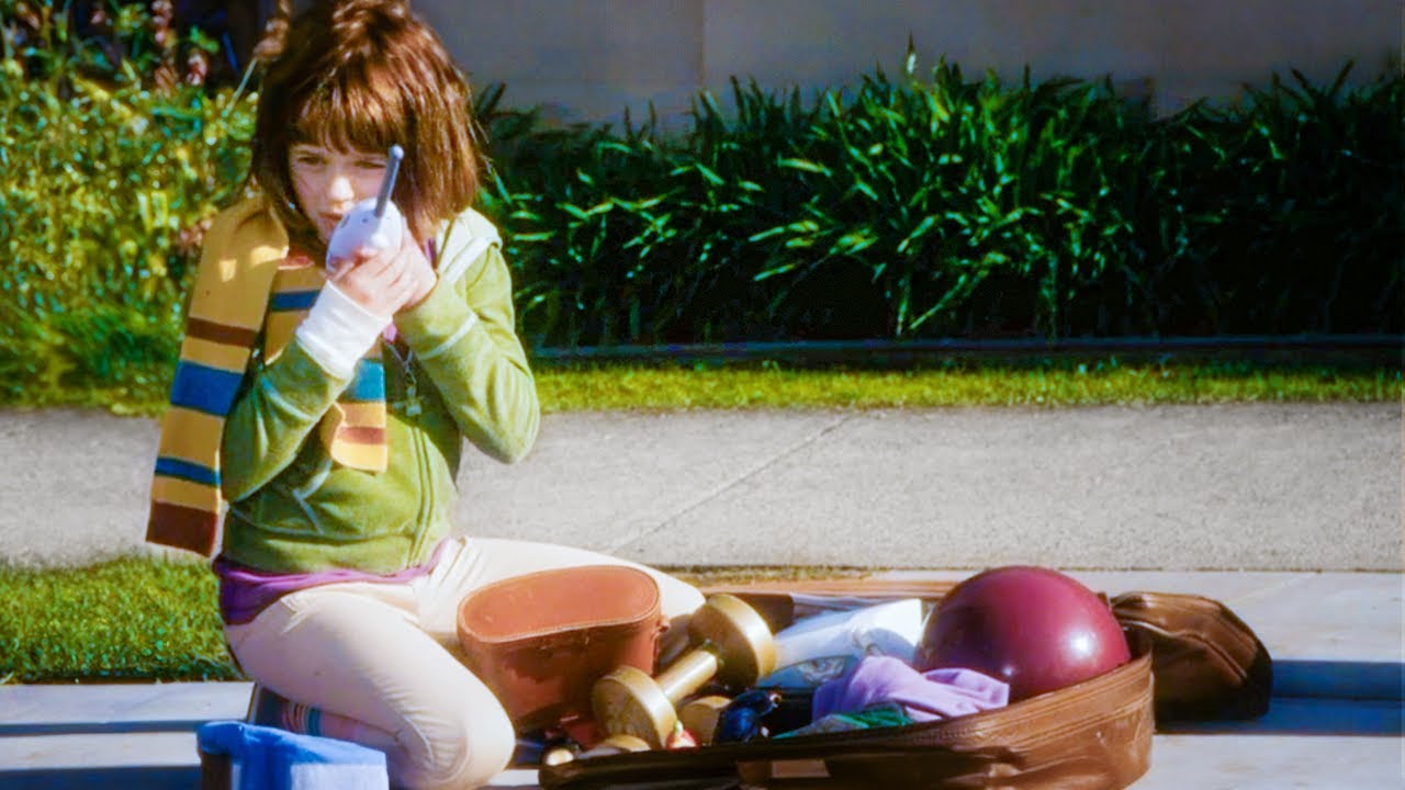 Girl Escapes From Home Because Her Parents Love Her Sister More