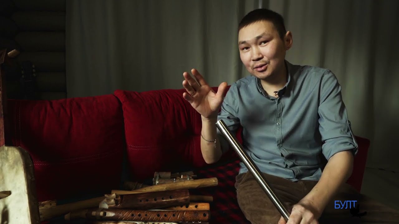 Попов Дмитрий флейта (чуһуурба) оҥорооччу, Сунтаар улууһун Туойдаах нэьилиэгин олохтооҕо.