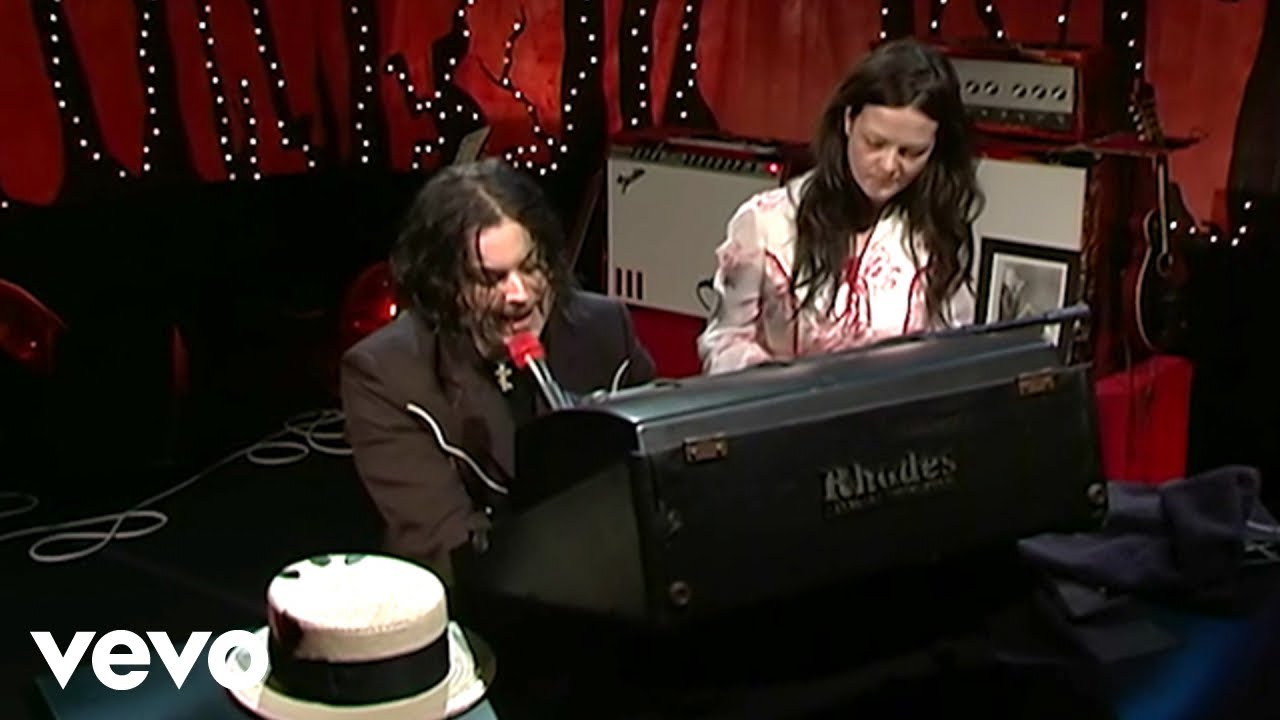 The White Stripes - My Doorbell (Live @ VH1 9/23/2005)