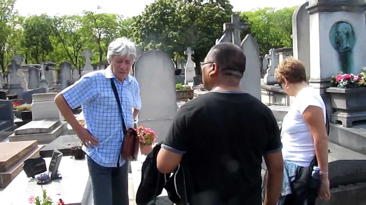 César VALLEJO en Paris, ubicacion en el cementerio de Montparnasse- en HD