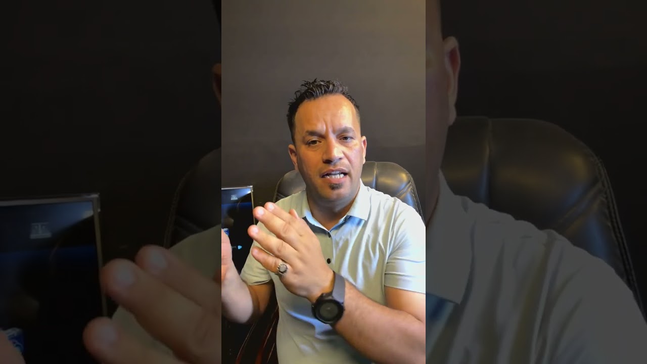 رجل بعمر خمسين  عام ينصب على شباب وياخذ تليفوناتهم  بطريقة حترافية 56