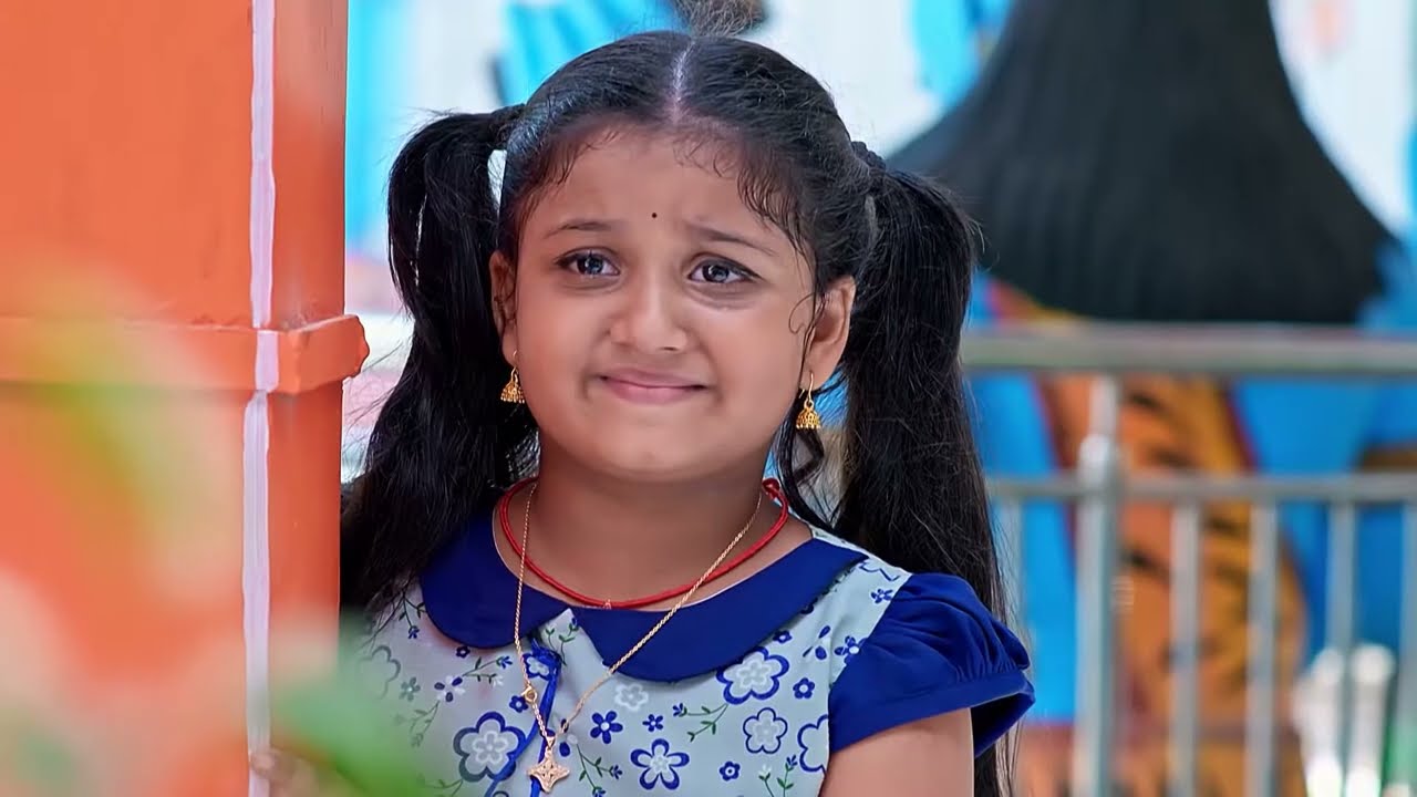 Chinni దుఃఖంగా ఉంటుంది, Aparna మూర్ఛపోతుంది. | Radhamma Kuthuru | Full Ep. 1081 | ZEE Telugu