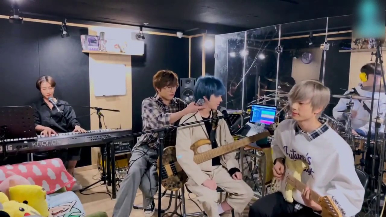 ONEWE Spring Medley: Any song + Bom + Spring Day + Your shampoo scent in the flowers (원위 - 봄 노래 메들리)