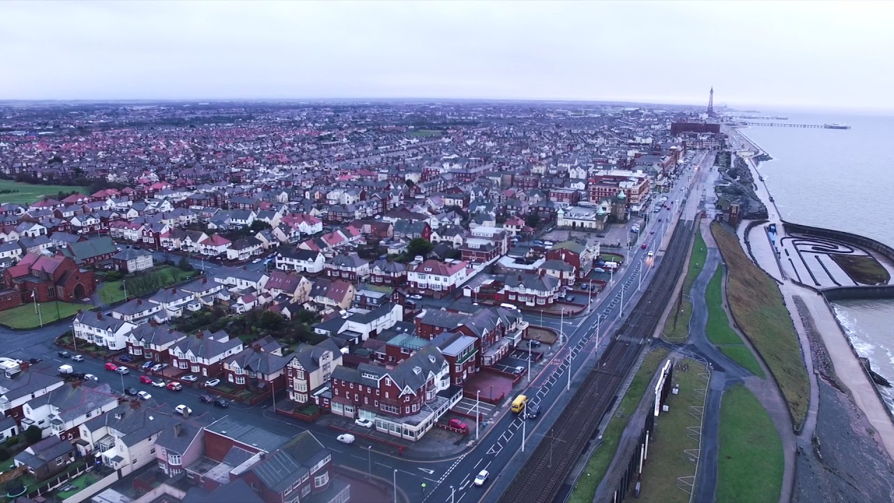 DJI Phantom 3 (with ARGtek Extender) Drone footage of Bispham Prom / Old MCH 30 Dec 17