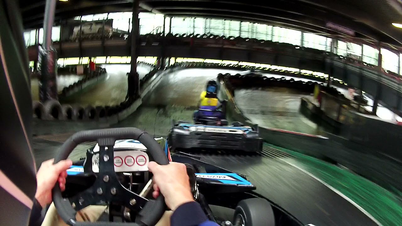 Karten met Jente en Marit bij Raceplanet Delft op 4 augustus 2021