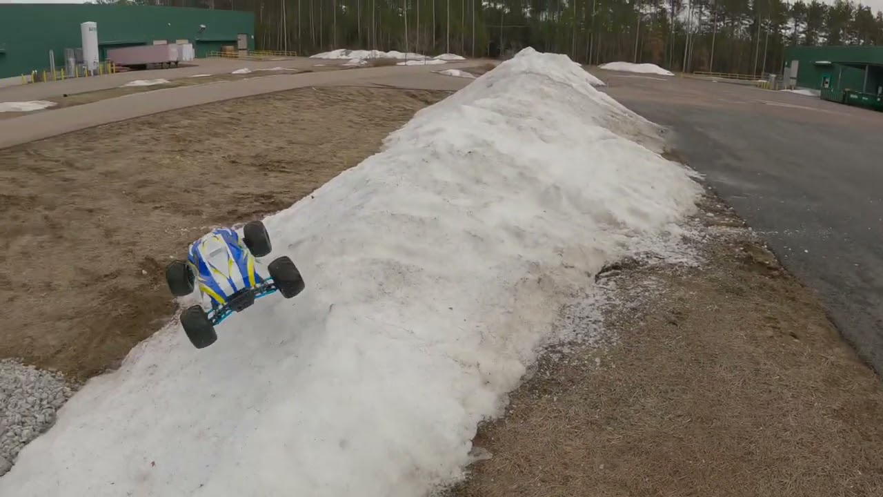 Rovan XLT with OBR 34 FM reed bashing around on snow banks