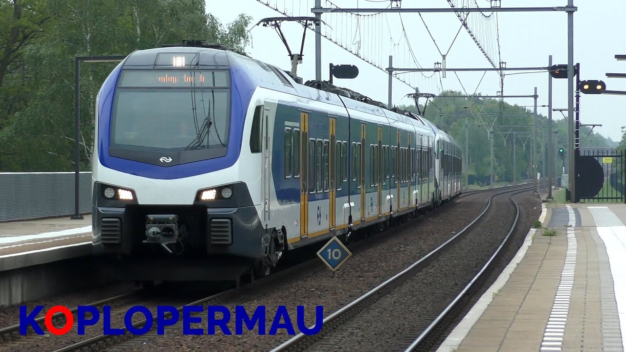 NS FLIRT halteert op station Helmond Brouwhuis!