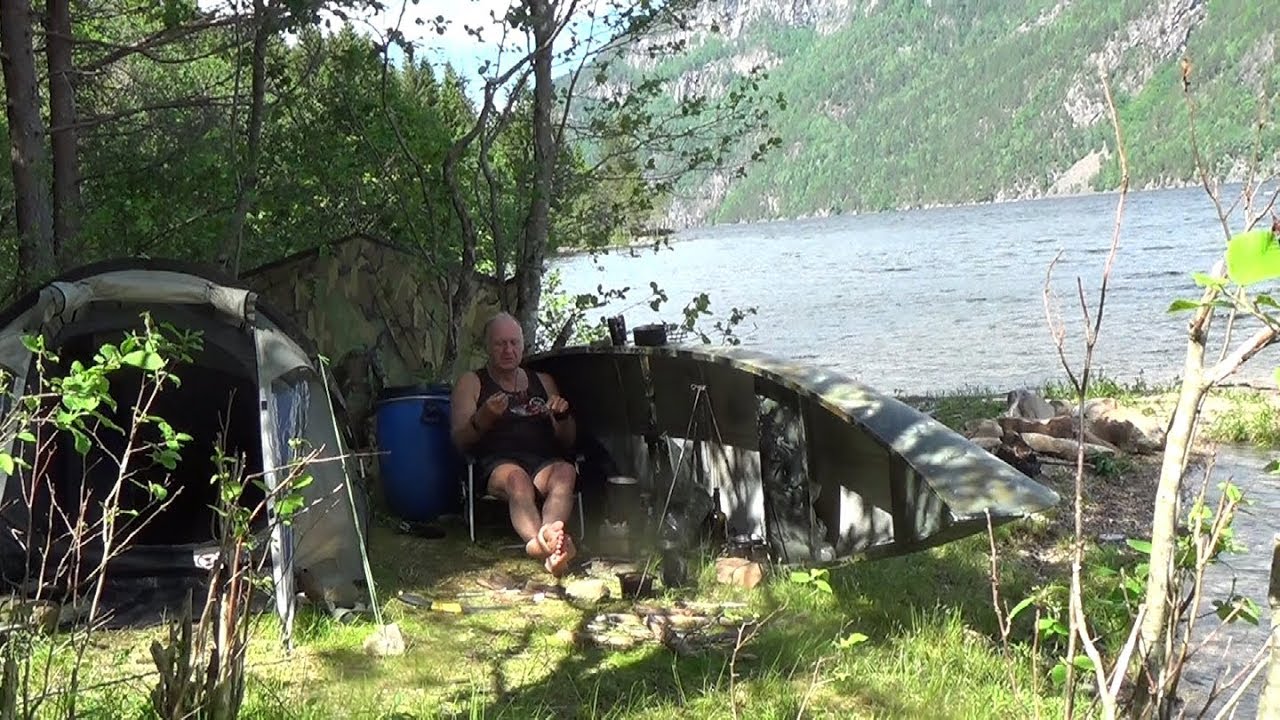 Dutch Oven cherry pie - Canoe camp Bandak (Norway)