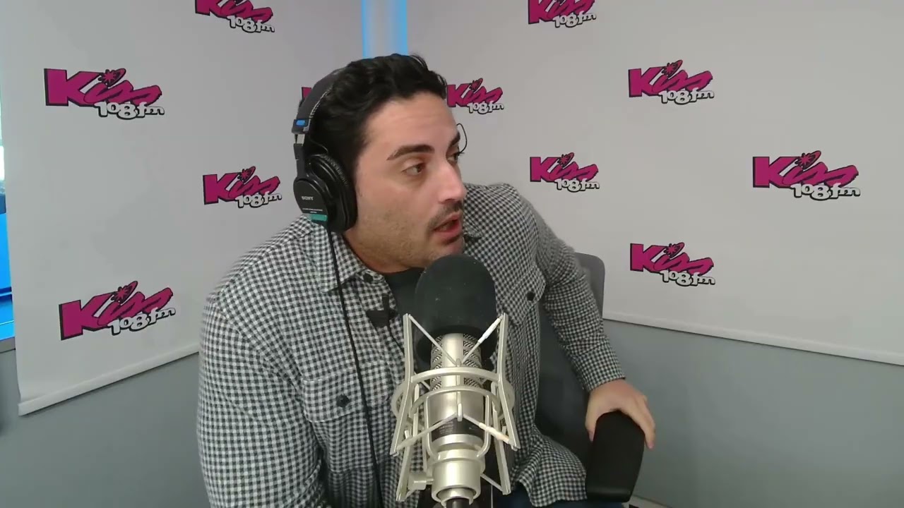 Comedian Exposes Why Married Friends Give the WORST Dating Advice (It's So True!)