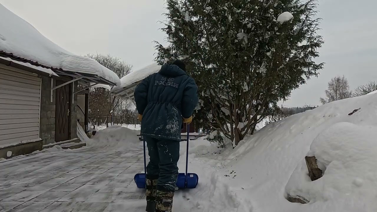 Уборка снега ( work in garden)