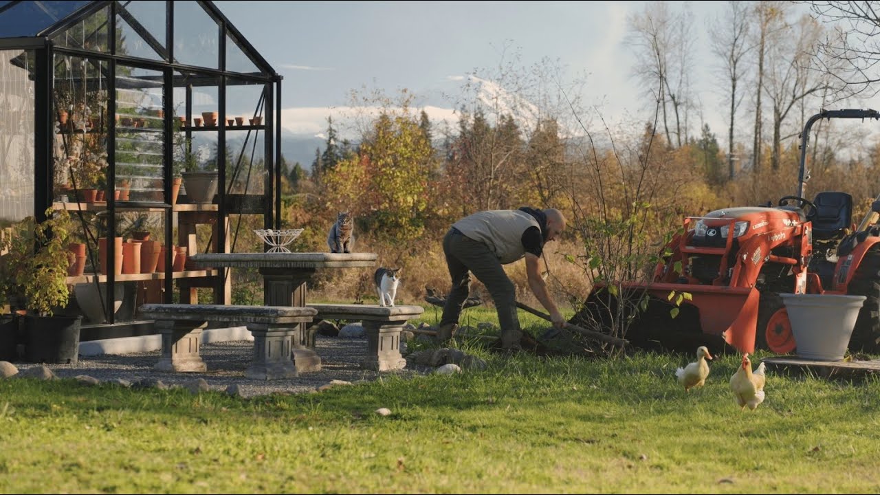 Peaceful Countryside Vlog | Fence Project, Fall Gardening Chores