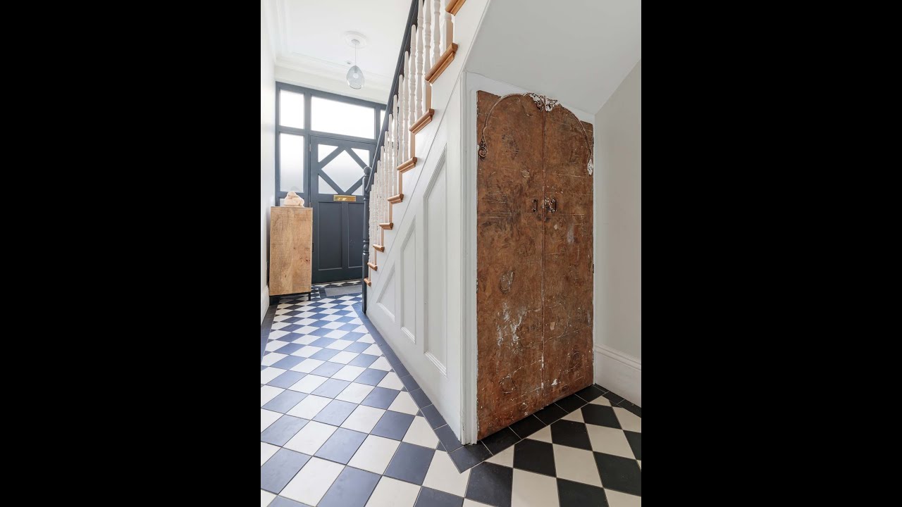 A classic tour of a Victorian end of terrace in North London
