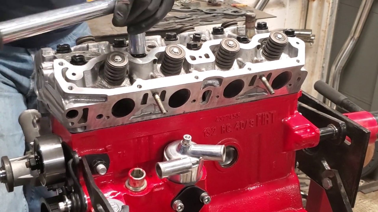 1979 Fiat Spider 124 Installing the Head and Cam Boxes