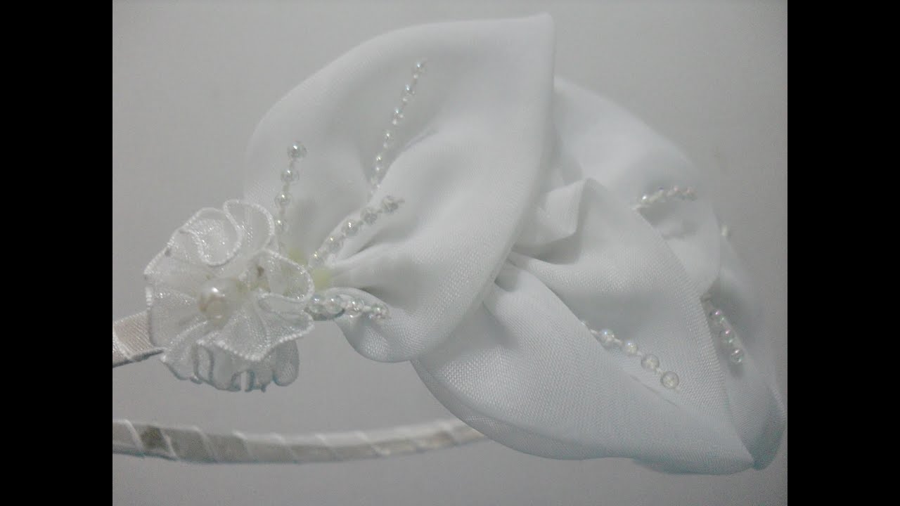 DIADEMA CON PETALOS DE VELO -BINCAMARIA-