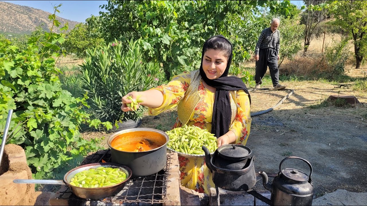 Preparation for winter: Drying okra in the old way for the winter season