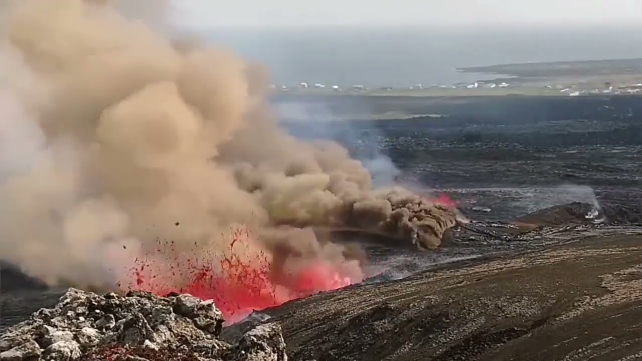 Phreatic Pyroclastic Eruption And Explosion, Lava & Ground Water, Iceland Svartsengi Volcano