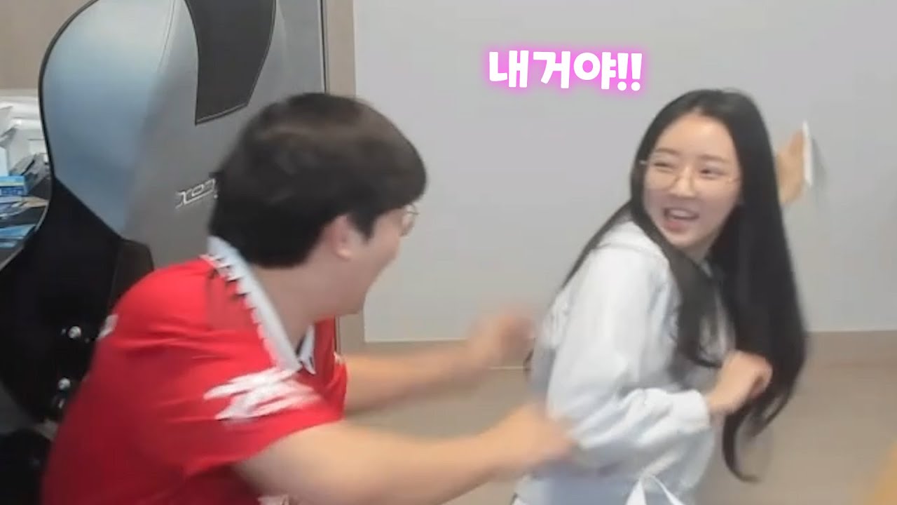 팬들 선물로 싸우는 초딩들ㅋㅋㅋㅋ