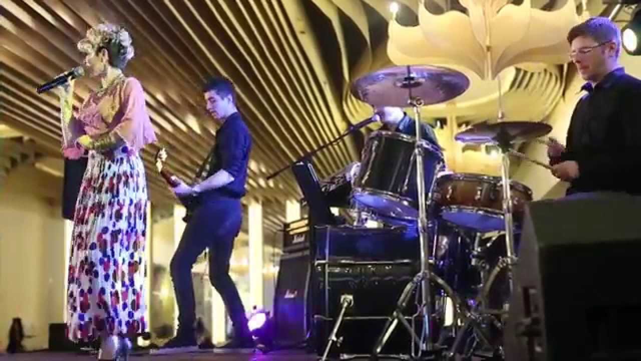 Iulia Dumitrache & Band - Colaj gipsy