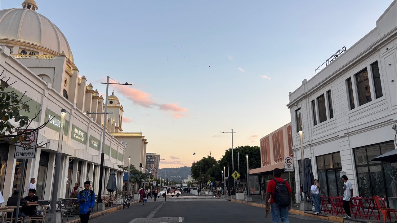 CASI INICIA LA SEMANA SANTA, DESDE EL CENTRO HIST&Oacute;RICO EL SALVADOR #diaspora #usa #canada