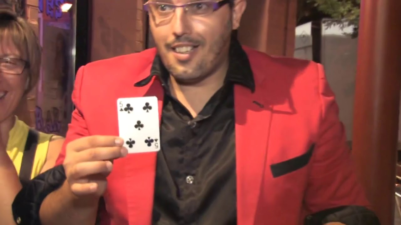 Mago Scott magia de cerca con hipnosis