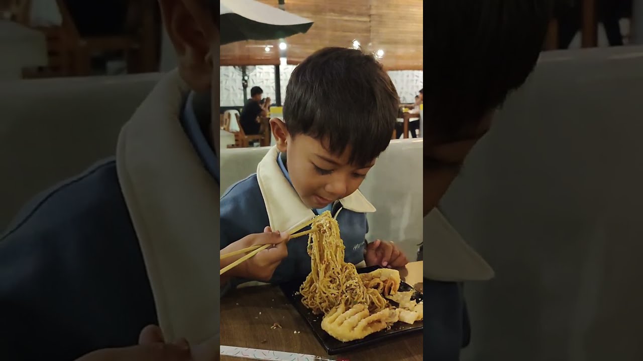 MAKAN MIE GACOAN PEKALONGAN