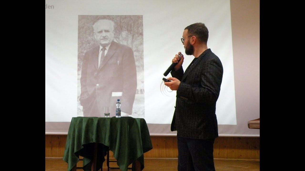 Dr Bartłomiej Skowron: 