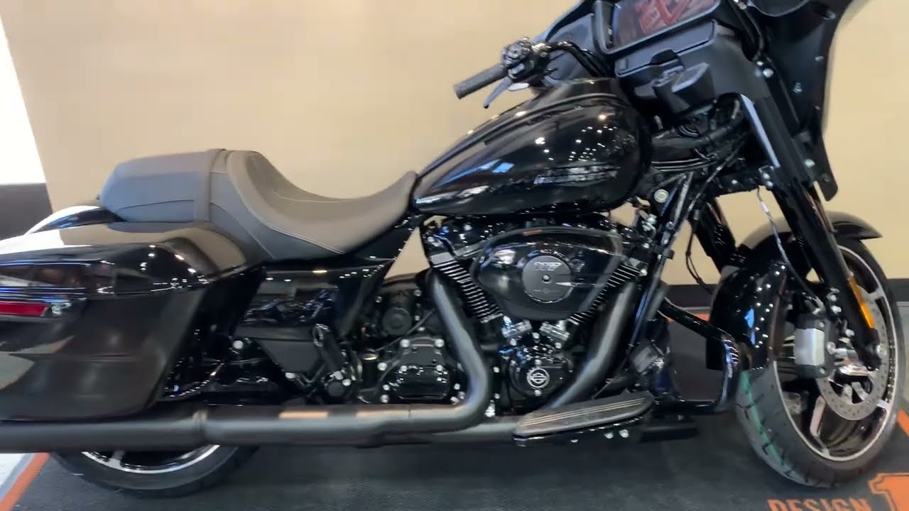 2024 Harley-Davidson Street Glide in Vivid Black with Black Trim-FLHX