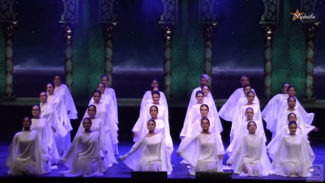 Mahaila El Helwa e alunas I Show de Gala 