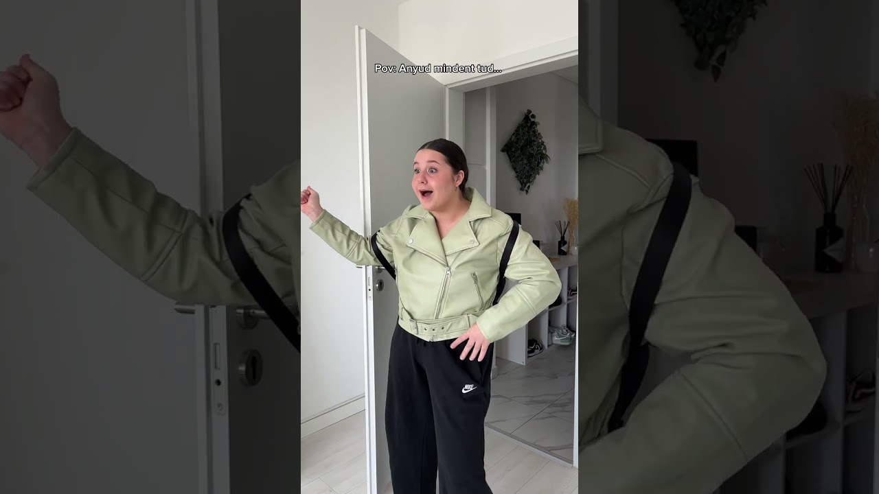 Azt&aacute;n j&ouml;het a feketeleves....🥲 #adriennmakk #comedy #funny #mom #shorts #school