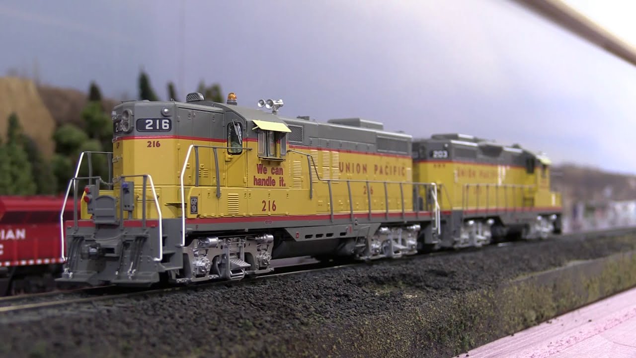 Video Review Athearn Genesis GP9 with Loksound v5 & TDS SuperSonic Mini Speakers