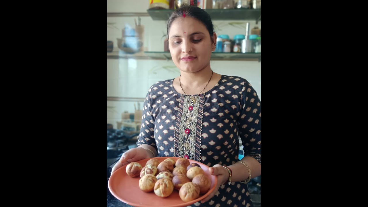 सिर्फ दो चम्मच तेल से बनाइये मसाला बाटी बिना ओवन के (masala bati recipe)
