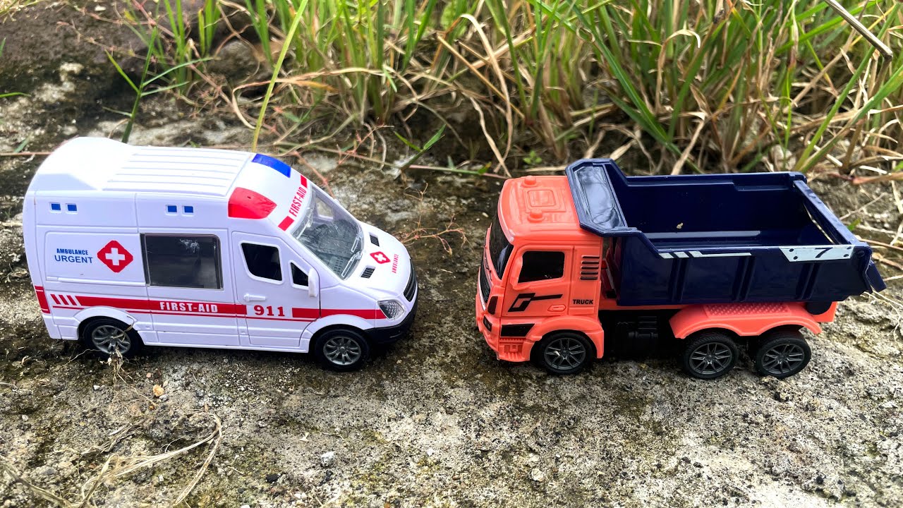 Mencari Mainan Truck Molen, Truck Tangki, Truck Pasir, Bus Tayo, Ambulance, Mobil Polisi, Bemo Bajai
