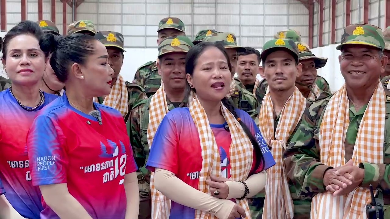លោកស្រី ច័ន្ទ តារាទី ដឹកនាំក្រុមការងារ យកអំណោយនិងស្បៀងមួយចំនួន ទៅជូនវិរៈកងទ័ពជួរមុខ