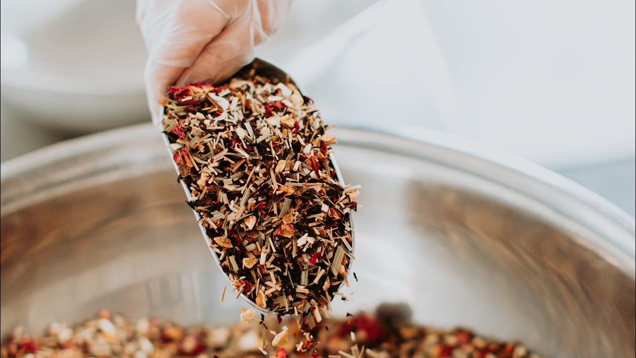 Organic loose leaf tea at the farmers market