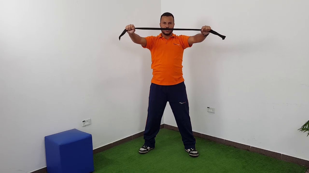Ginástica laboral com elástico