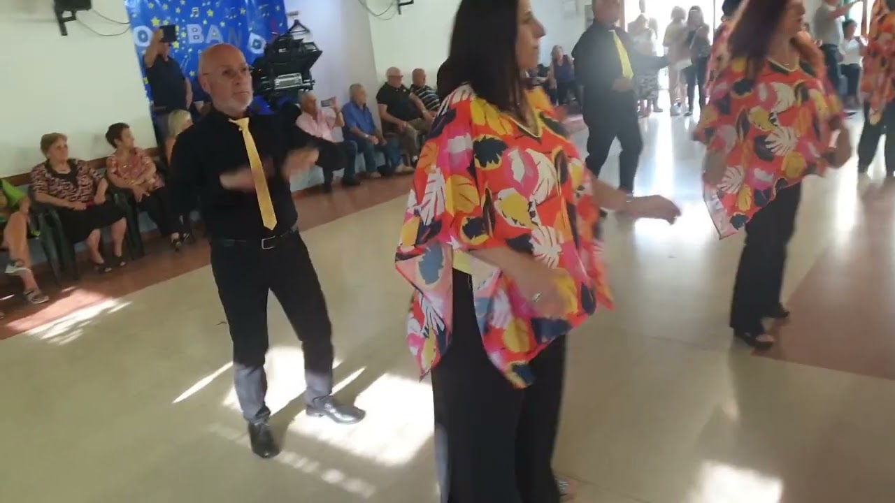 Ballo di Gruppo\Bachatango\ Roberto Scaglioni\eseguito da Domenico Passante  e gli Amici del Ballo