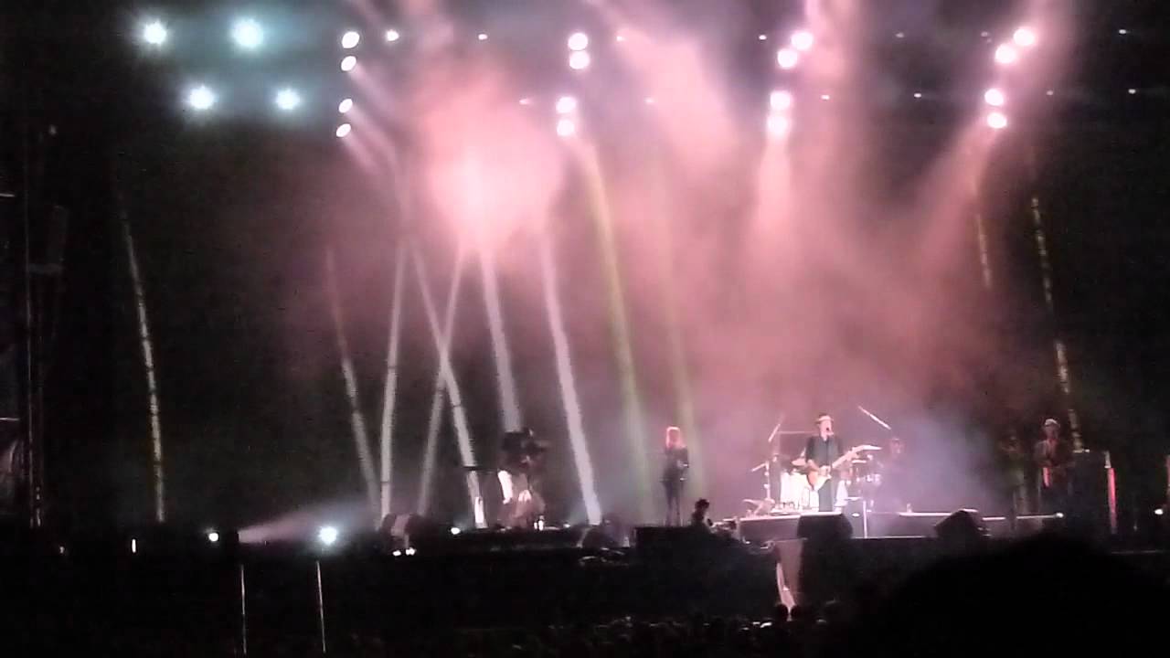 Jean Leloup - Je joue de la guitare + Voyager (FEQ2012)