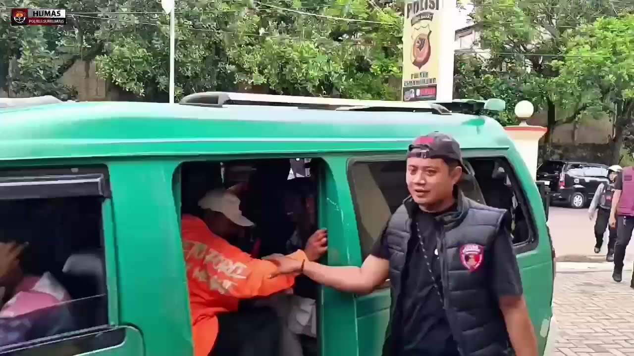 POLRES SUMEDANG AMANKAN 19 ORANG DALAM OPERASI PREMANISME DI CIMANGGUNG 