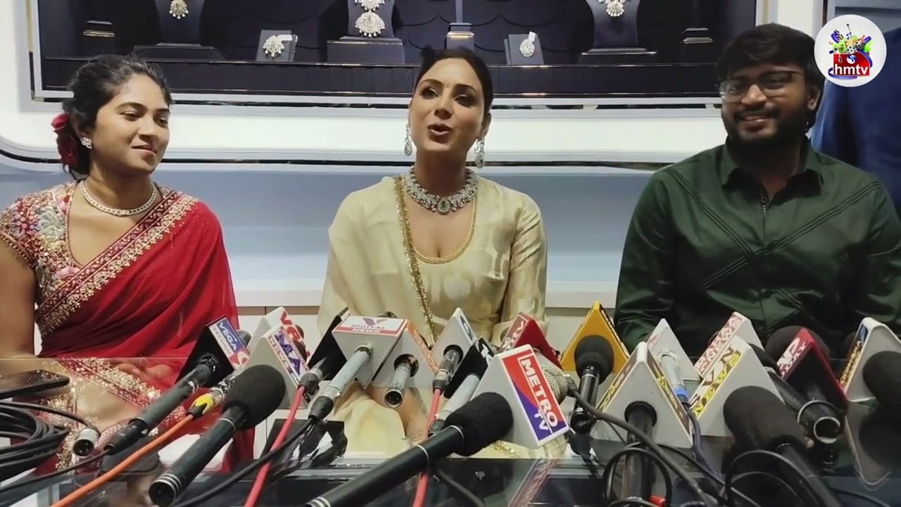 Samyuktha Menon Shines at Grand Launch of Ladia Diamond Store in Visakhapatnam | hmtv #celebrity