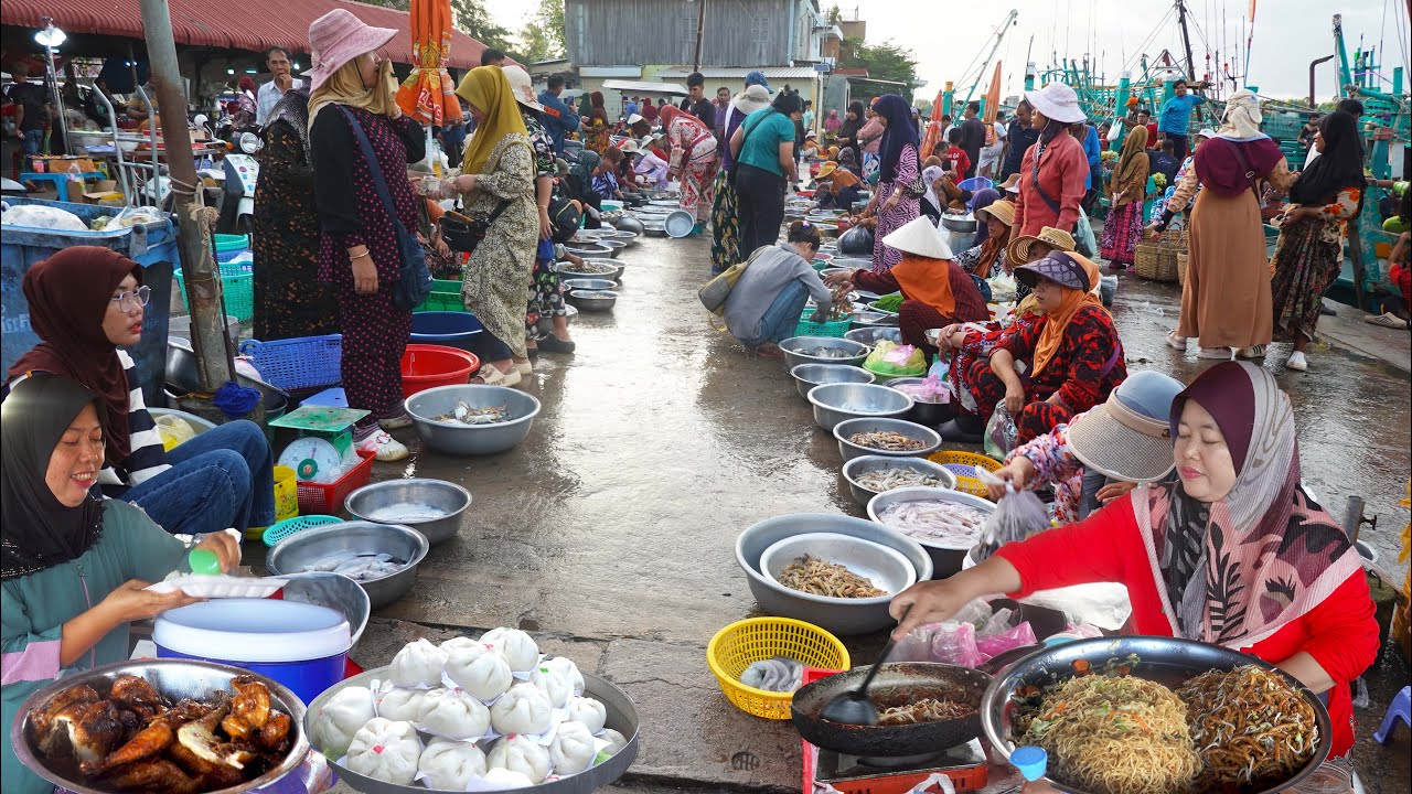 Cambodia HALAL Food - Breakfast, Drink, Snacks, & Seafood - Kampot Street Food Tour