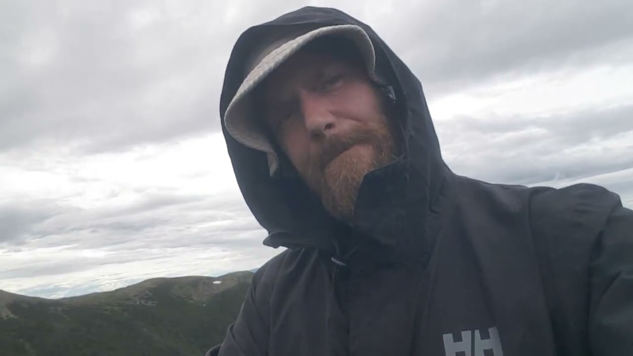 A Hike Into Benny's Bowl!!!