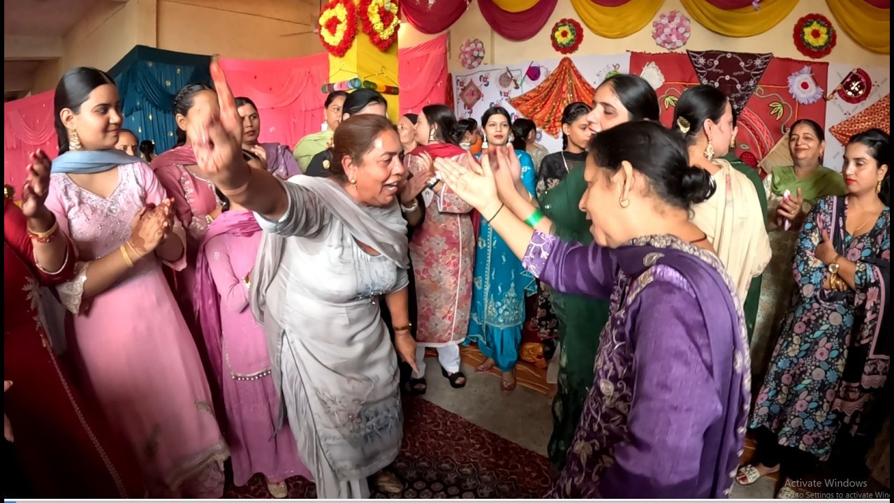 ਹੁਣ ਕਿਉਂ ਮਾਏ ਰੋਂਦੀ ਆ ਧੀਆਂ ਨੂੰ ਸੌਹਰੇ ਤੋਰ ਕੇ | Punjabi Weding Funny Gidha | Chankata Tv