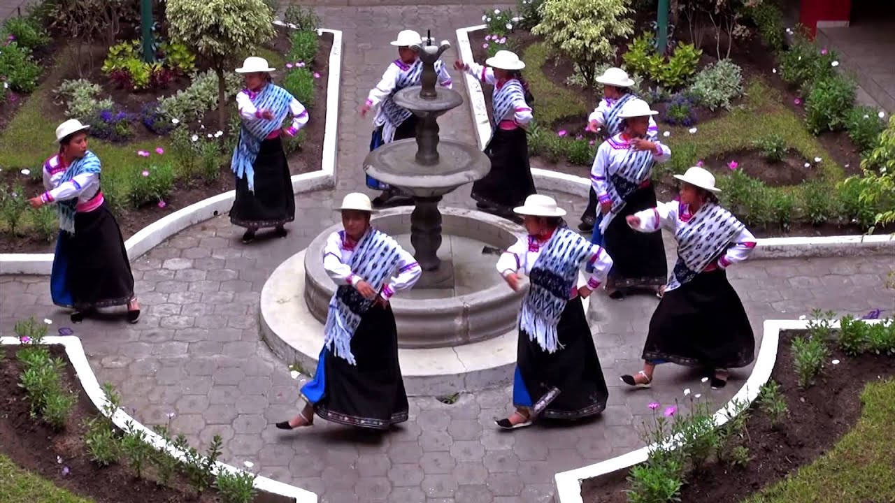 ÑUKA LLAKTA._ DANZA ROSAS DE SARON
