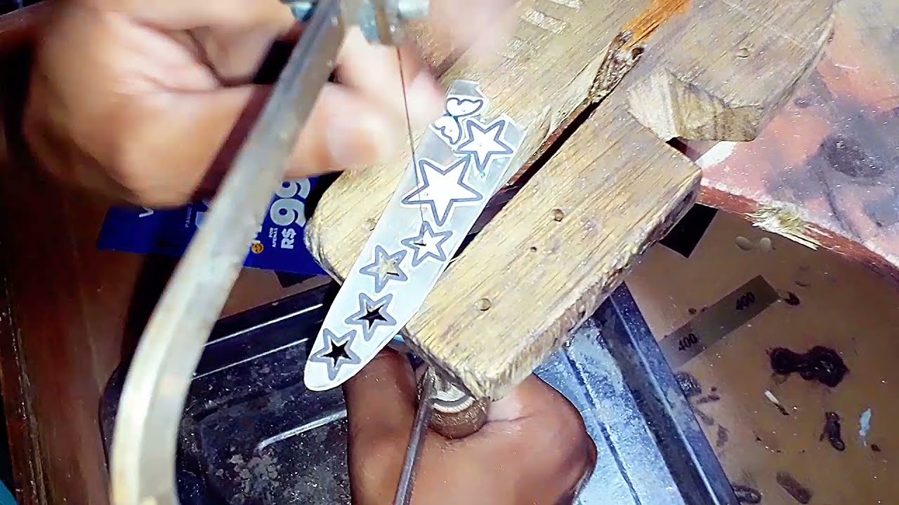 #dica de Ourives: serrando  desenhos em Chapa de prata assim diminuí a quebra  de serrinhas