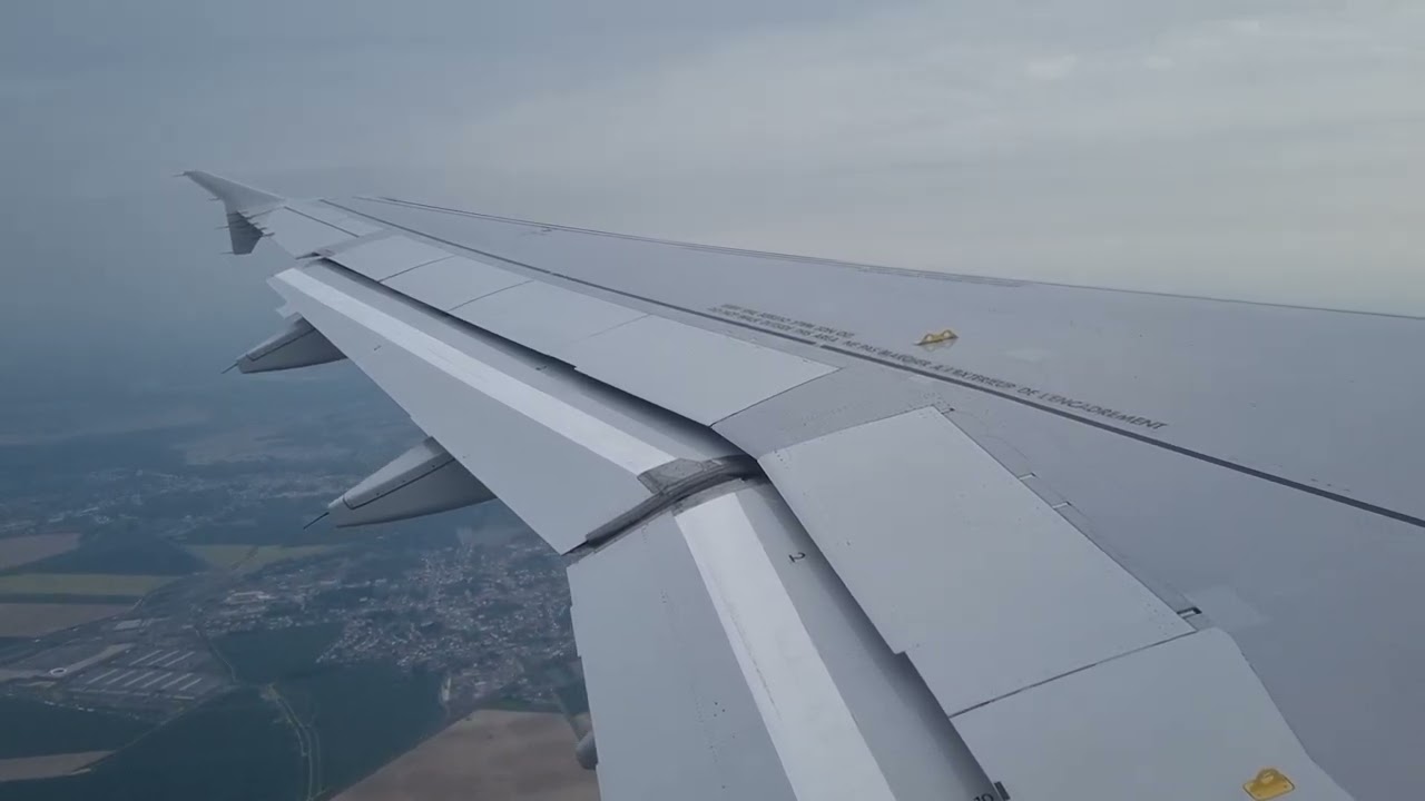 Air France Airbus A318 F-GUGP  Take off from Paris CDG