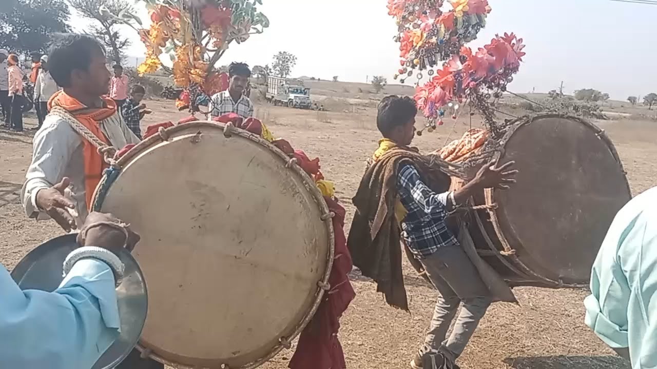 लवाणी गांव का ढोल 🎡फेमस वायरल आदिवासी सेंधवा शहर वाले लवाणी का ढोल धूम मचा दिया है 4/5/3/2026 