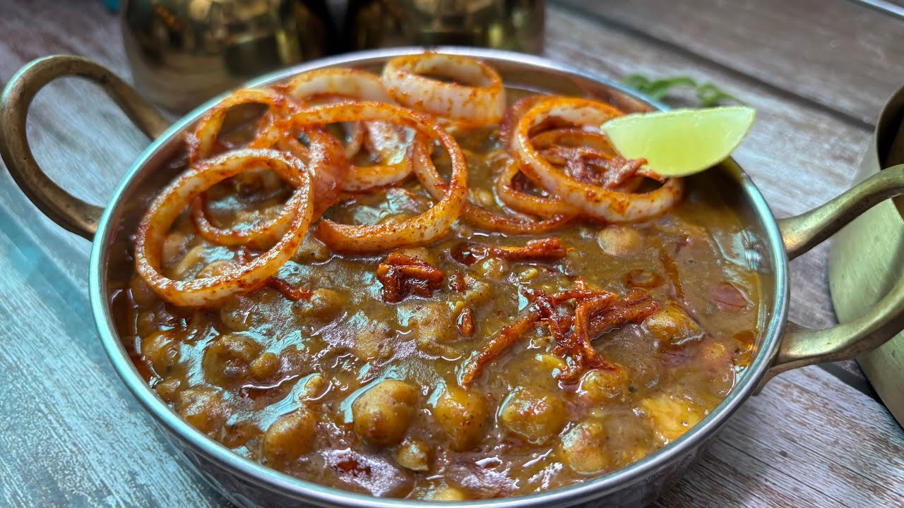 लाहौर के प्रसिद्ध Chikar Chhole 